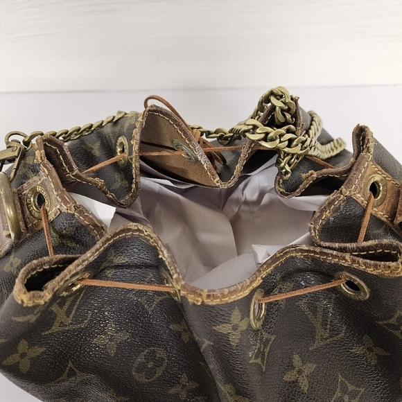 Louis Vuitton Noe Bucket Crossbody Bag in Brown Monogram Canvas and Leather - Picture 13 of 16